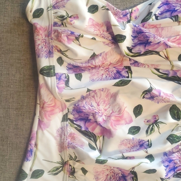 NEW swimsuit size S - Picture 2 of 6